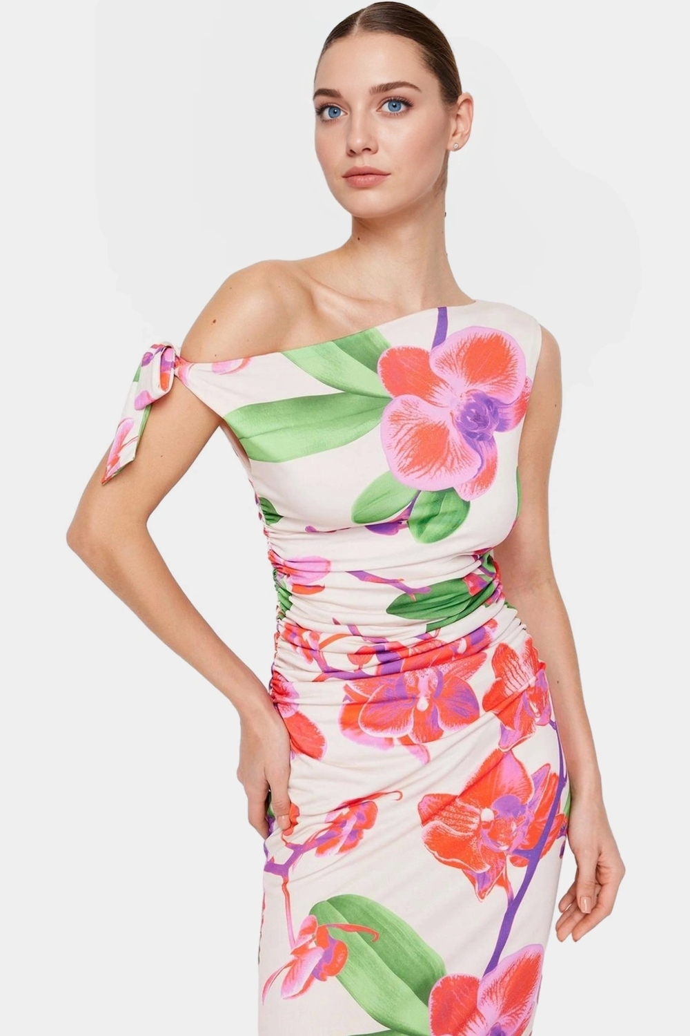 Vücuda Oturan Maxi Elbise Tek Omuz Asimetrik Yaka Polyester Kumaş Rahat Kullanım