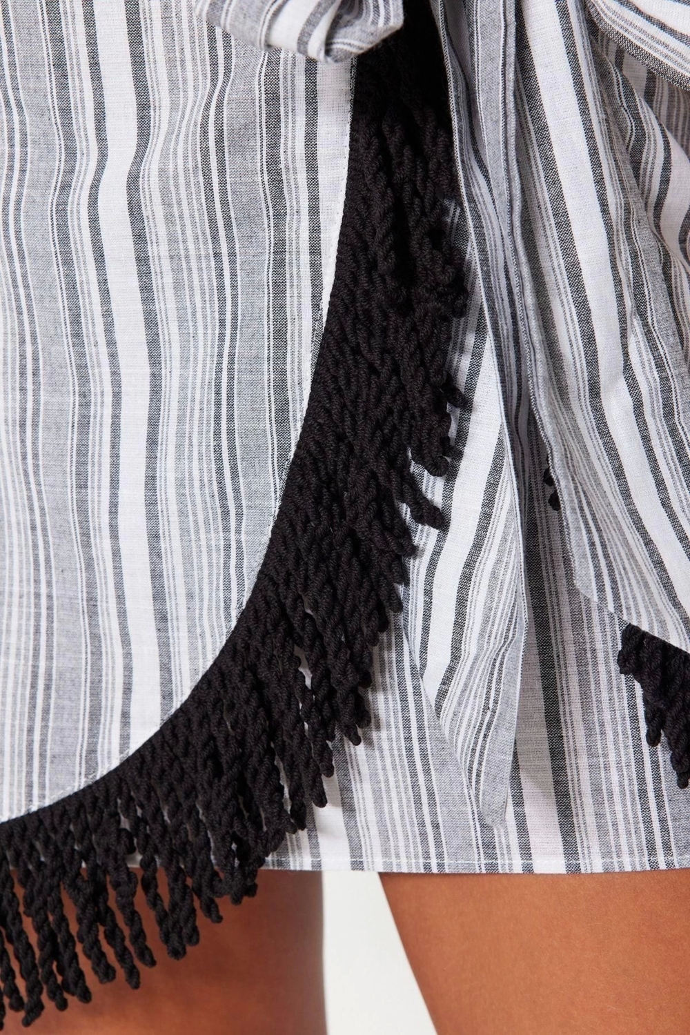 Moda Dokuma Düz V Yaka Plaj Çizgili Dokuma Püsküllü Bluz Etek Takım