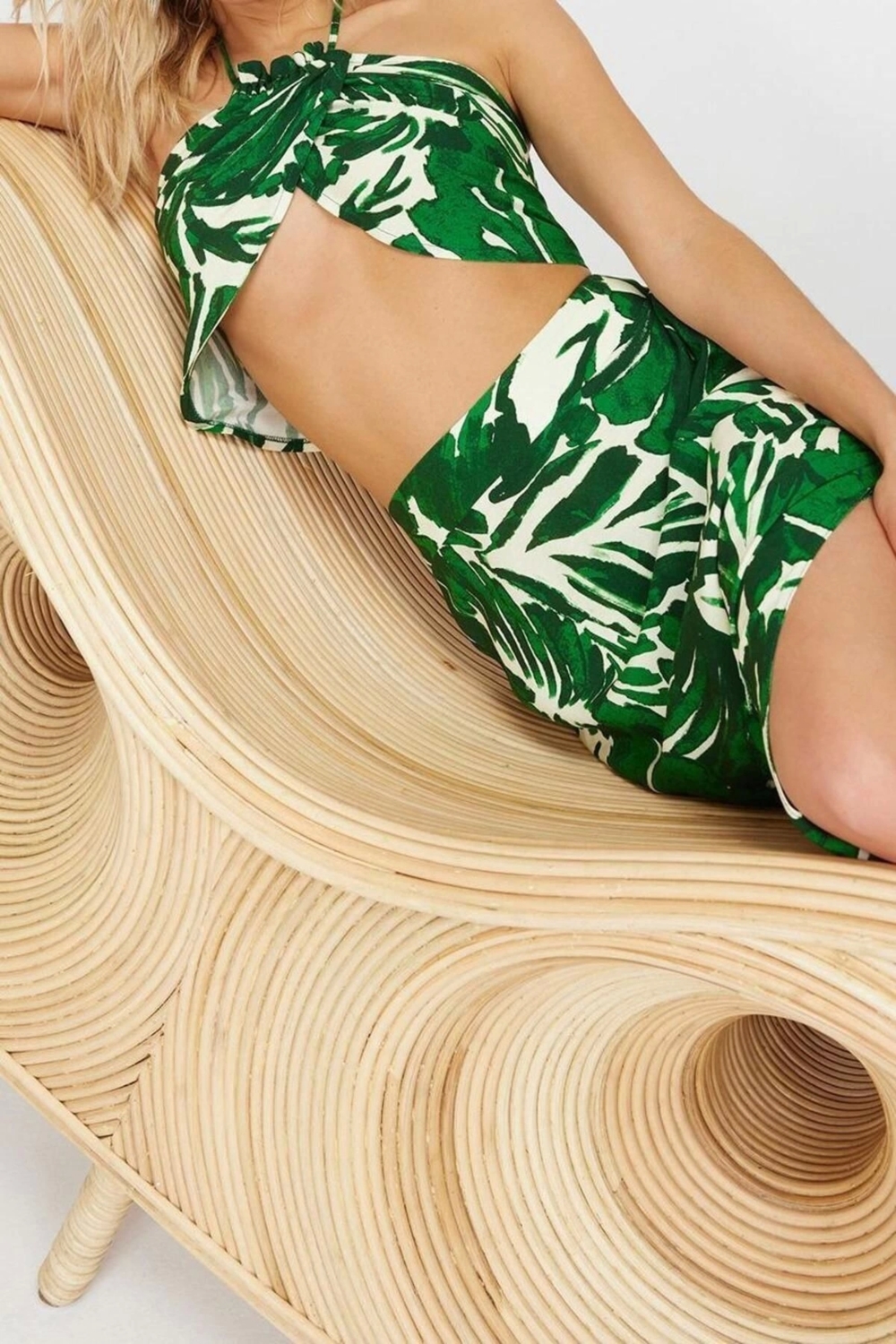 Moda Örme Çiçekli Boyundan Bağlamalı Straplez Plaj Dokuma Bluz Etek Takım