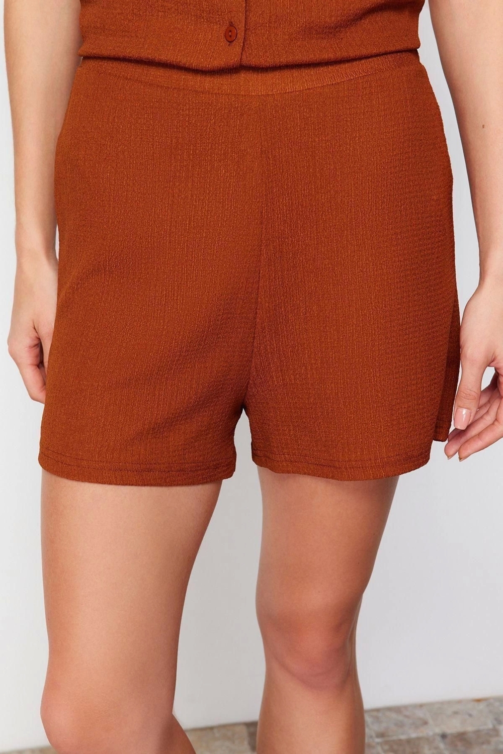 Moda Düz Gömlek Yaka Casual Günlük Bürümcük Dokulu Gömlek ve Şort Örme Alt-Üst Takım