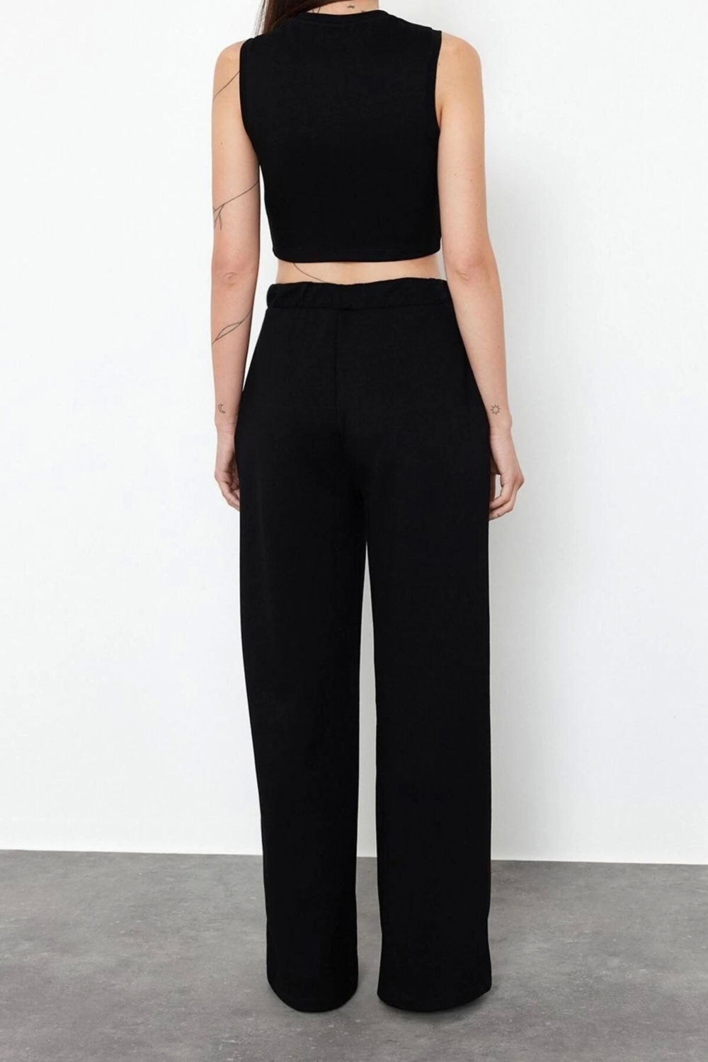 Moda Örme Düz Bisiklet Yaka Casual Günlük Siyah Sıfır Kol Crop Top Relaxed Fit Örme Alt-Üst Takım