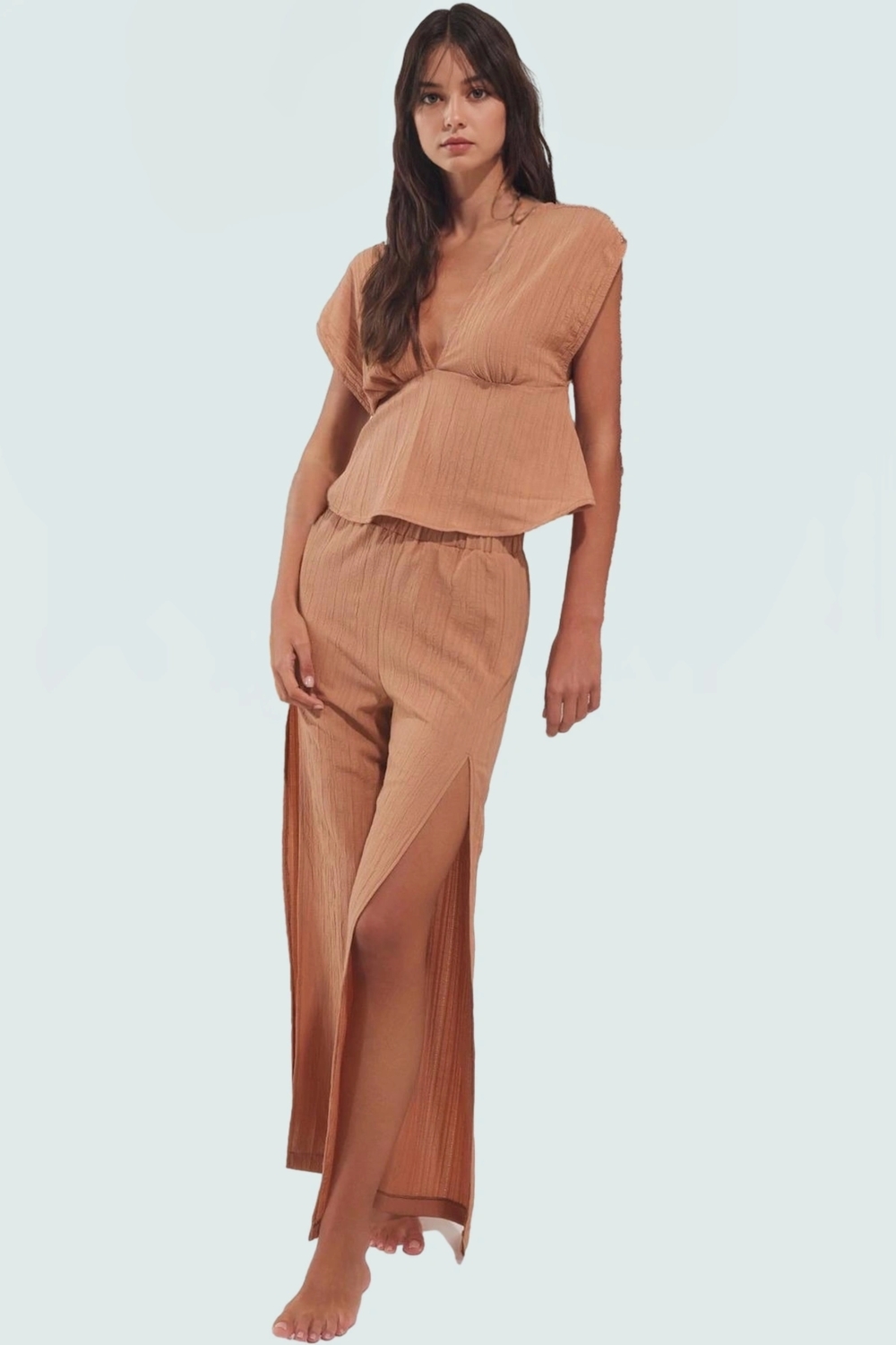 Yazlık Kolsuz Bluz ve Yırtmaçlı Pantolon Takım Dokuma Kumaş Yüksek Kalite Modern Stil