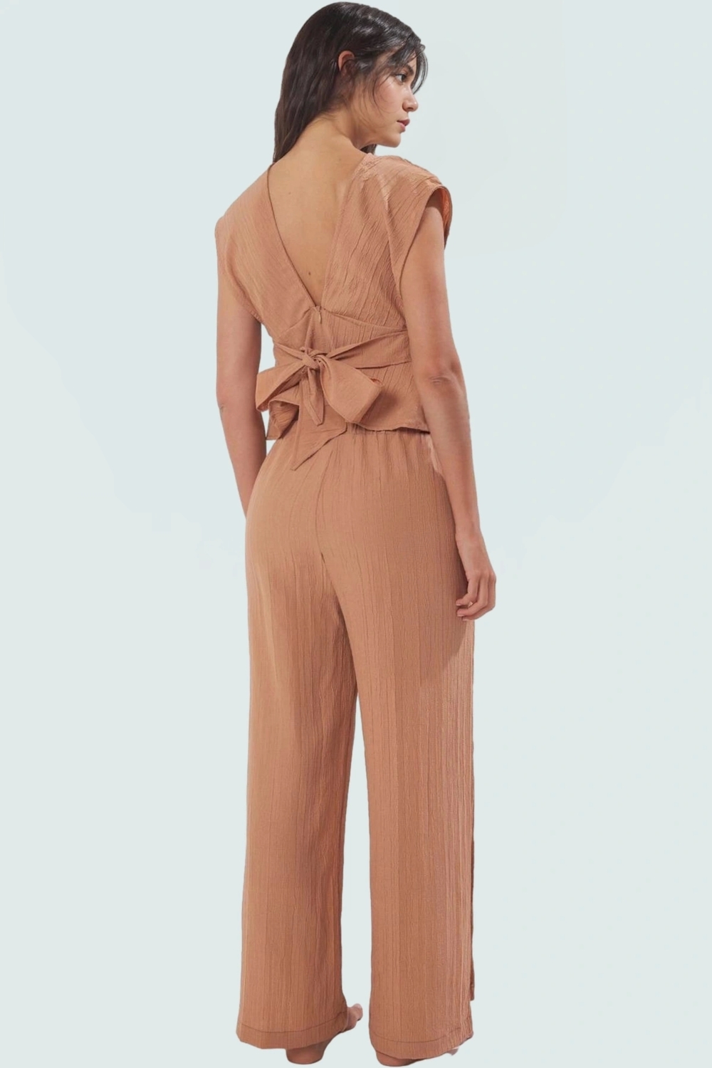 Yazlık Kolsuz Bluz ve Yırtmaçlı Pantolon Takım Dokuma Kumaş Yüksek Kalite Modern Stil
