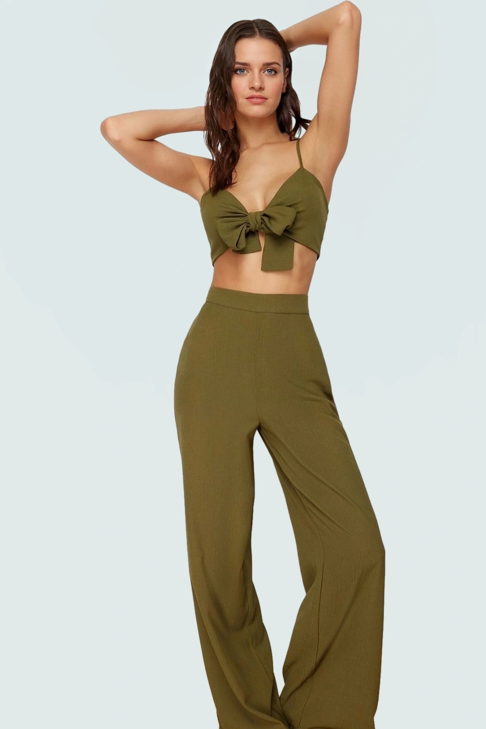 Plaj Şıklığı Crinkle Dokuma Bluz Pantolon Takımı Modern Stil Rahat Ve Şık Görünüm