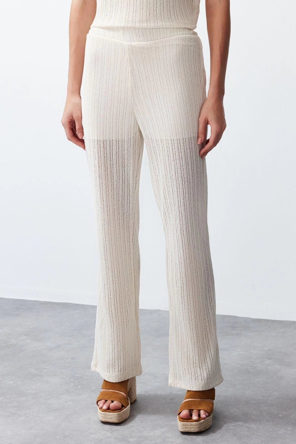 Moda Örme Düz Havuz Yaka Casual Günlük Ekru Triko Görünümlü V Yaka Regular Kalıp Örme Alt-Üst Takım