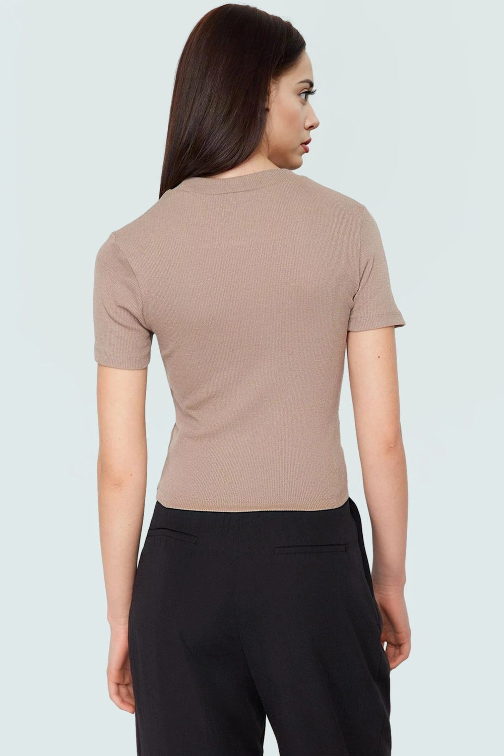 Düğme Detaylı Fitted Örme Bluz Kısa Kollu Rahat ve Şık Dayanıklı Malzeme Premium Kalite