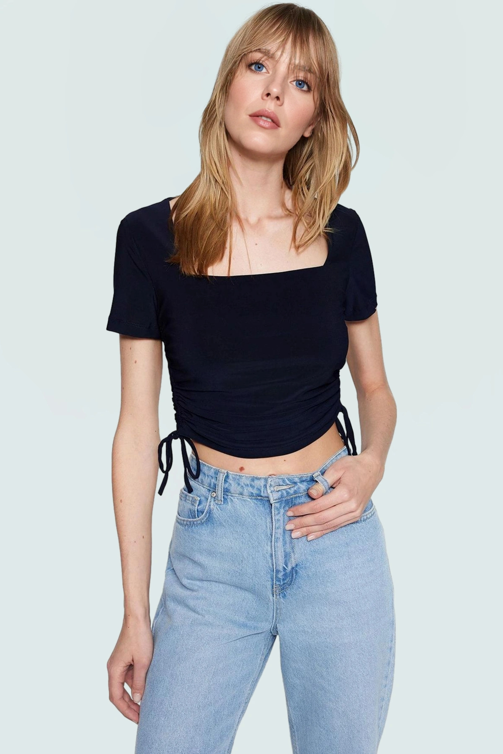 Fitted Vücuda Oturan Örme Bluz Kare Yaka Kısa Boy Günlük Konforlu Kesim Kaliteli İşçilik