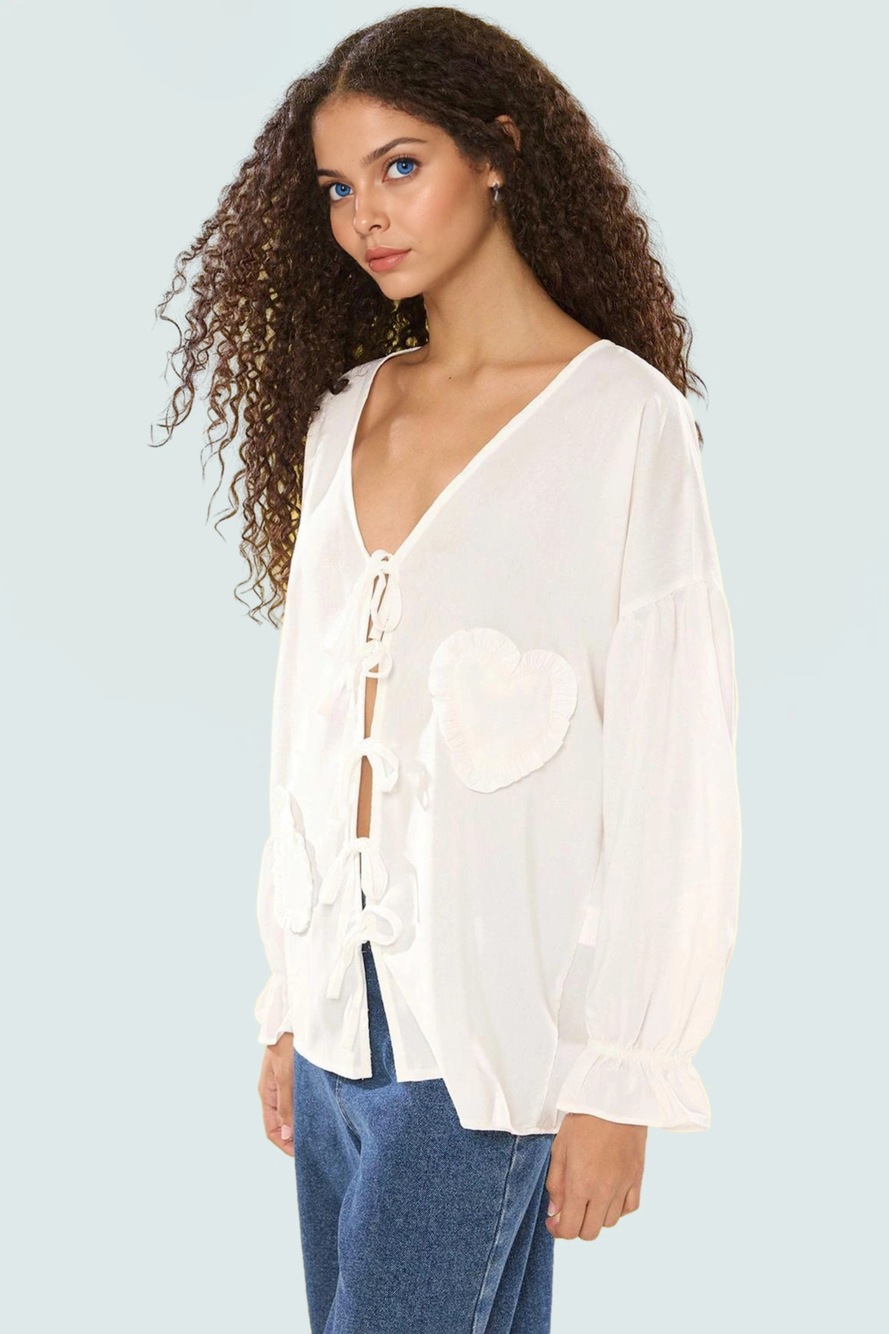 Kalp Nakışlı Pamuklu Bluz Rahat Şık ve Günlük Modern Stil Özel Tasarım Seçkin Malzeme