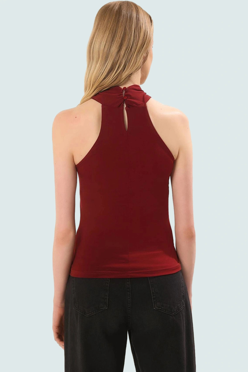 Boyundan Bağlamalı Kolsuz Bluz Polyester Elastan Kumaş Fitted Kalıp Şık Görünüm