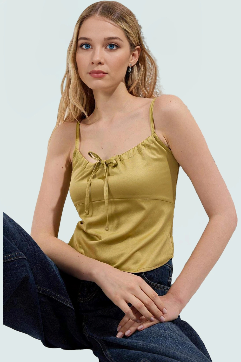 Regular Kalıp Saten Bluz Kolsuz İnce Askılı Rahat Günlük Kaliteli İşçilik Modern Stil