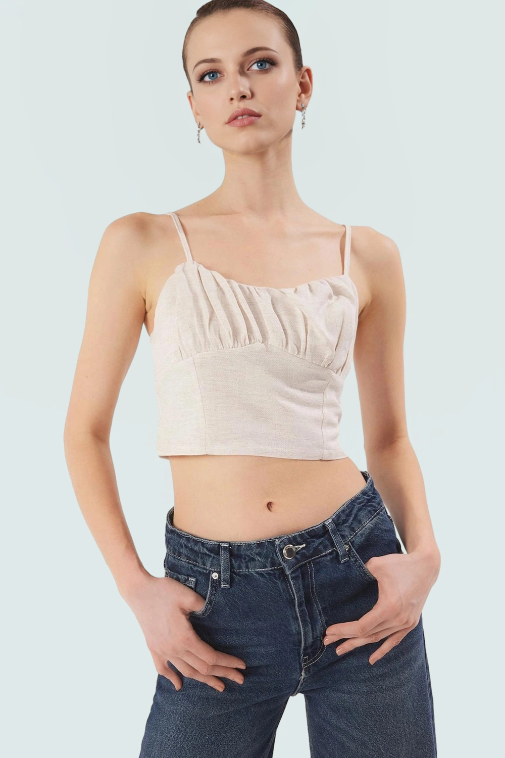 Rahat ve Şık Crop Bluz Keten Görünümlü Dokuma İnce Askılı Yazlık Uzun Ömürlü Trend Tasarım