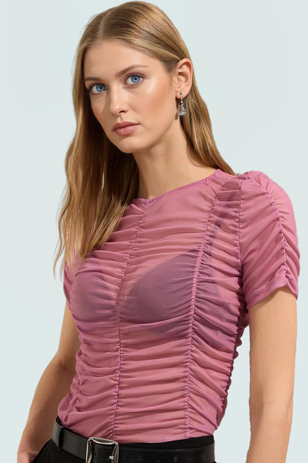 Kısa Kollu Büzgü Detaylı Örme Bluz Fitted Kalıp Kaliteli İşçilik Modern Stil Rahat Ve Şık