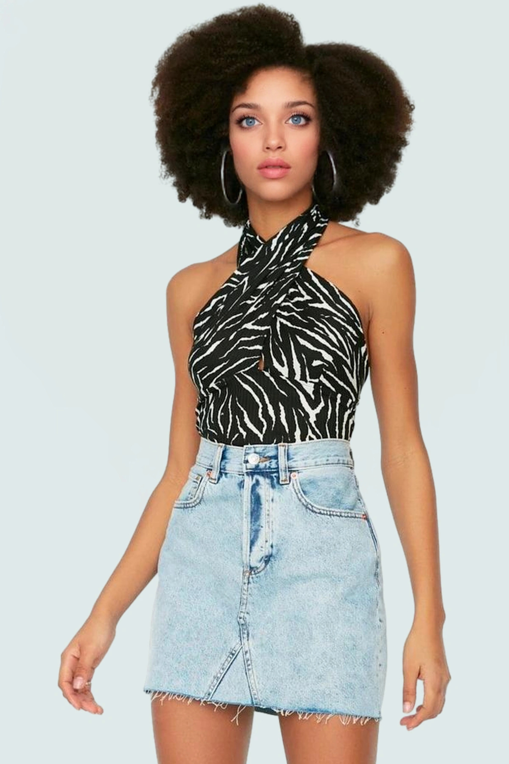 Fitted Crop Bluz Boyundan Bağlamalı Zebra Desenli Polyester Elastan Karışımı Günlük Stil
