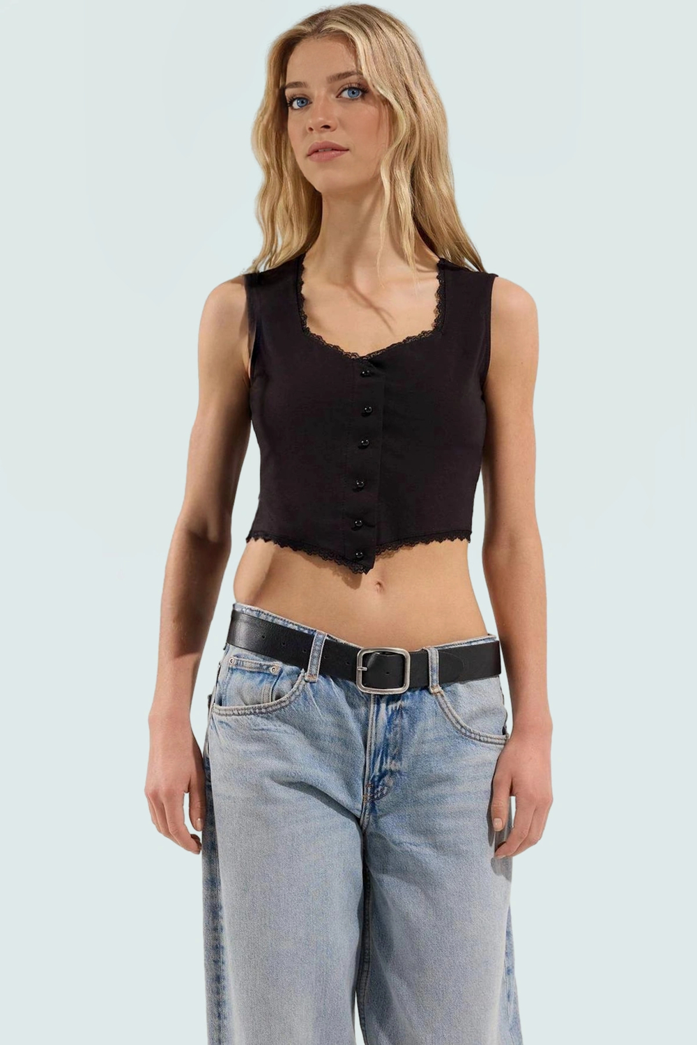 Kolsuz Dantel Detaylı Pamuklu Crop Bluz Fitted Kalıp Yazlık Özel Tasarım Rahat Kullanım