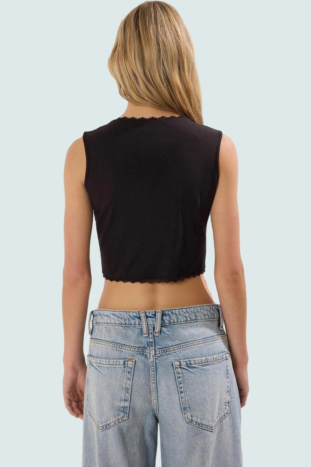 Kolsuz Dantel Detaylı Pamuklu Crop Bluz Fitted Kalıp Yazlık Özel Tasarım Rahat Kullanım