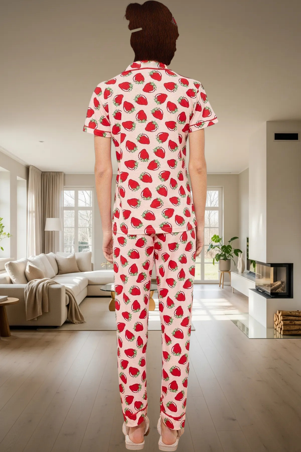 Evde Rahatlık İçin Pamuk Polyester Örme Pijama Takımı Çilek Desenli Konforlu Kesim