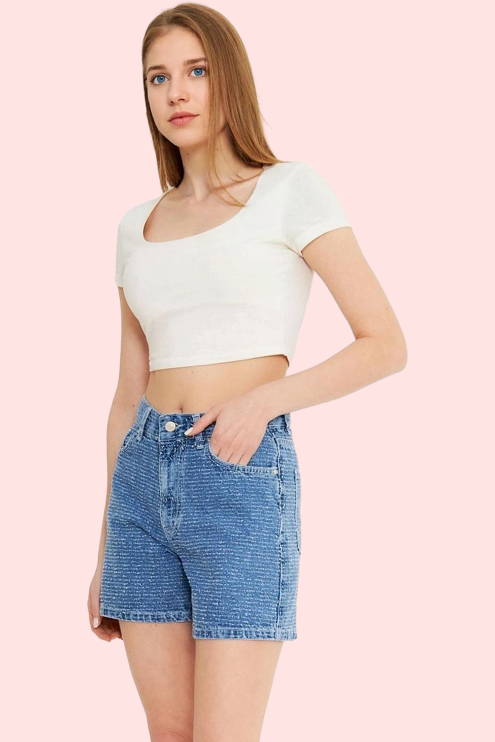 Kadın Denim Şort Geniş Paça Pamuk Yaz Aylarının Vazgeçilmezi Günlük Kullanım Modern Tasarım