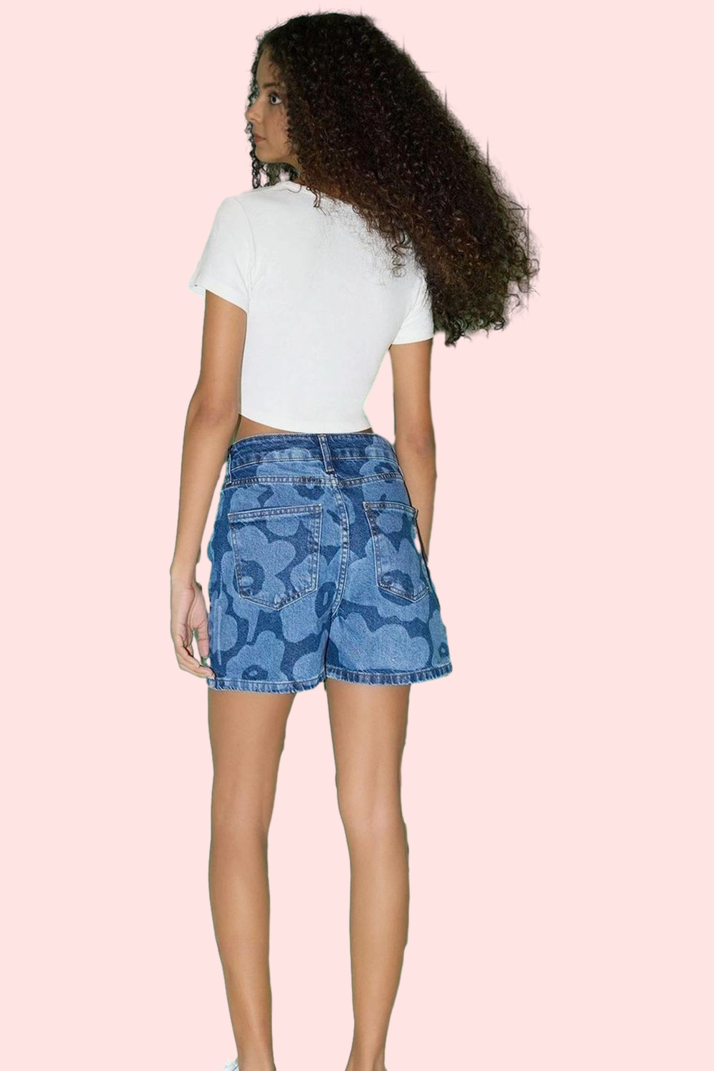 Kadın Yüksek Bel Pamuklu Denim Şort Çiçek Desenli Boru Paça City Short Rahat Günlük Hafta Sonu