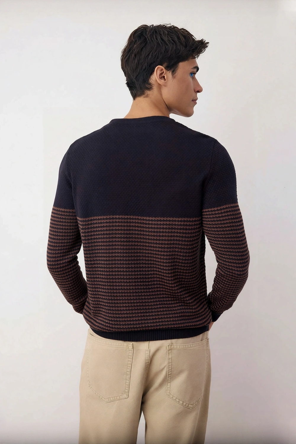 Erkek Bisiklet Yaka Çizgili Triko Kazak Slim Fit Kesimiyle Günlük Stilinize Şıklık Katıyor