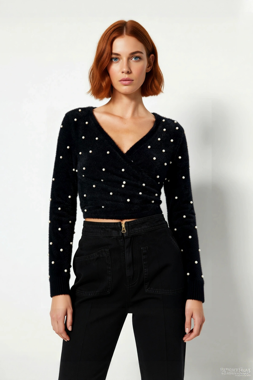 Kadın Fitted Basic V Yaka Siyah Tüylü İnci Detaylı Super Crop Uzun Kollu Triko Kazak İddialı Stil