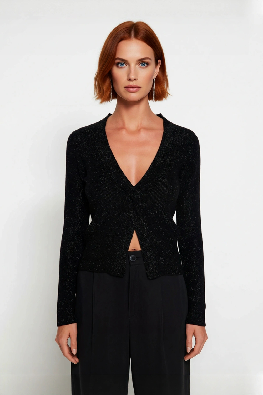 Kadın Fashion Forward Regular Kalıp Siyah Simli Triko Kazak Uzun Kollu V Yaka Modern Stil Sunar