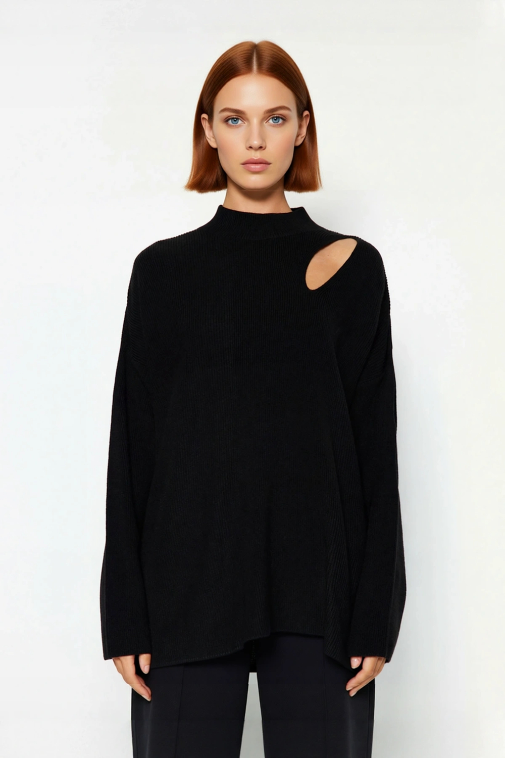 Kadın Modern Oversize Düşük Kol Siyah Akrilik Triko Kazak Cut Out Detaylı Günlük Şıklık Kaliteli