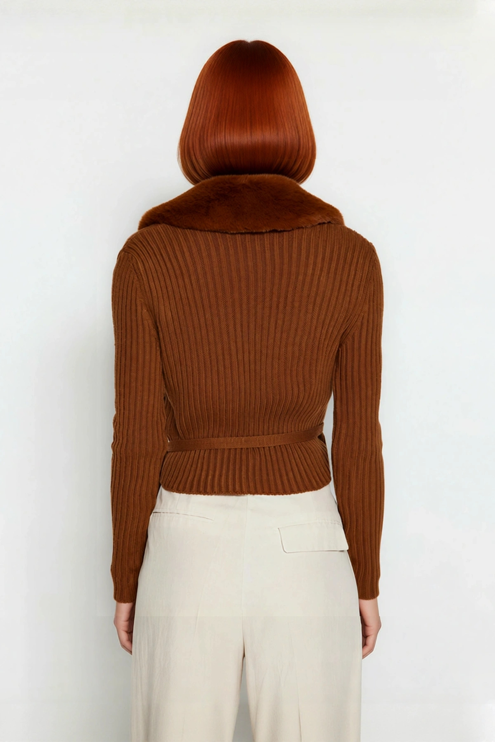 Kadın Kürklü Yaka Bağcıklı Fitted Kesim Crop Triko Kazak Sonbahar Kış Stilinize Konfor Katacak