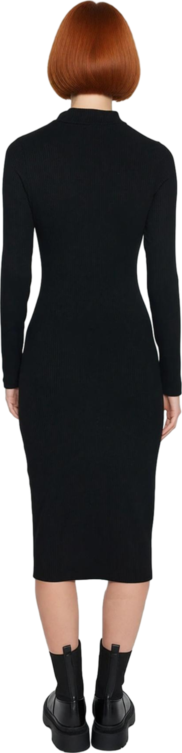 Kadın Dik Yaka Yırtmaç Detaylı Bodycon Midi Elbise Örme Kumaşıyla Kış Kombinlerine Zarafet Katıyor