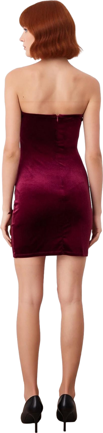 Kadın Askılı Straplez Bodycon Kadife Mini Elbise Gece Davetleri İçin Şık ve Göz Alıcı Stil
