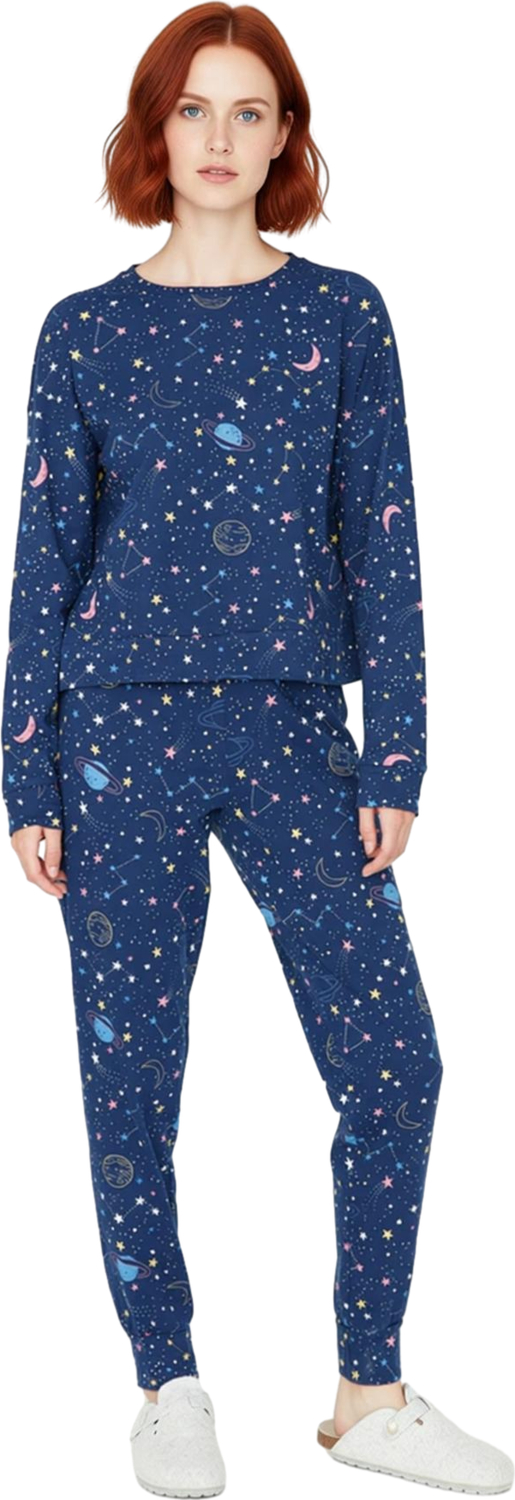 Kadın Uzun Kollu Pijama Takımı Galaksi Desenli Renk Fonksiyonel Dayanıklı Kaliteli Estetik