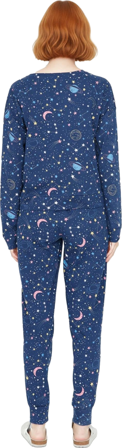 Kadın Uzun Kollu Pijama Takımı Galaksi Desenli Renk Fonksiyonel Dayanıklı Kaliteli Estetik