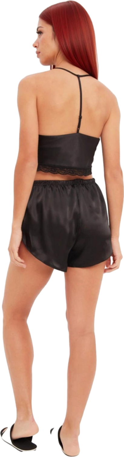 Saten Pijama Takımı Dantel Detaylı Rahat ve Şık Seçkin Malzeme Modern Stil Mükemmel Uyum