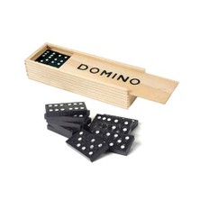 Toptancı Kapında Ahşap Domino Seti