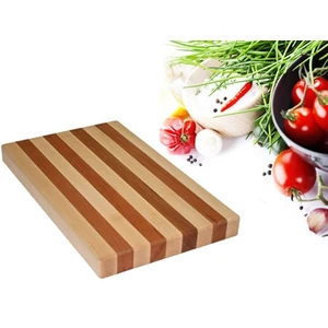 Toptancı Kapında Bambu Kesme Tahtası