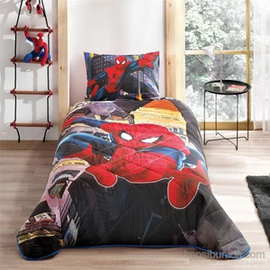 Spiderman In City Yatak Örtüsü