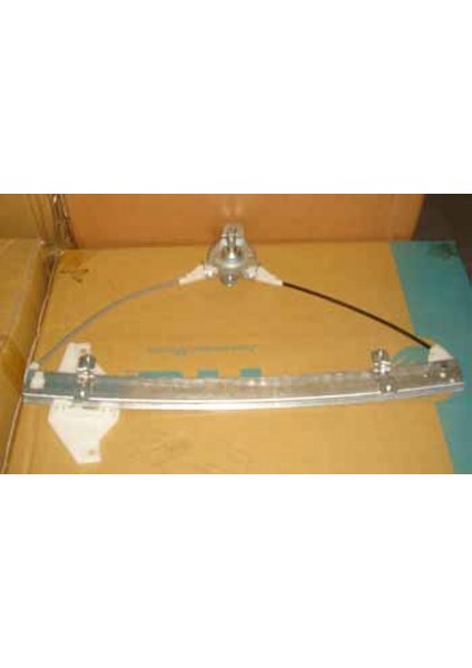 HYUNDAI ACCENT- MILENYUM- 00/02 ÖN CAM KRİKOSU R MANUEL