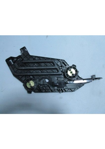 SKODA OCTAVIA- 10/12 FAR ALT BAĞLANTI BRAKETİ R (FAR ALT TAŞIYICISI) PLASTİK