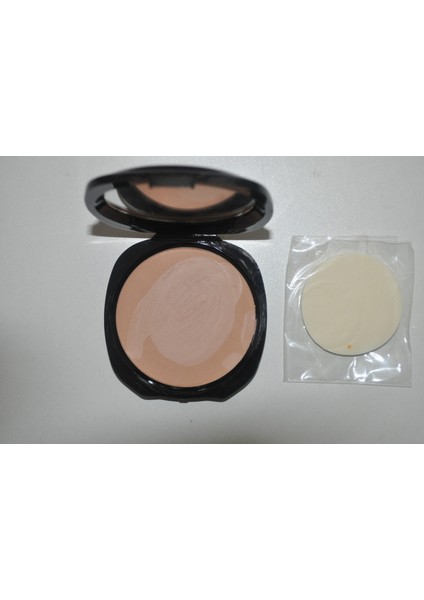 Silky Touch Cream Compact 03