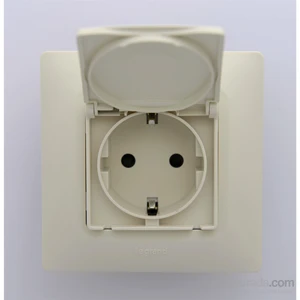 Salbei Kapaklı Topraklı Priz, Bej