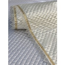 Kaizen Carpet Vintage Sınırlı Üretim Özel Seri Saten Raf Örtüsü - Krem 55 cm Derinlik x 10 mt Boy Gold Su Taşı Detaylı Lüks Saten Kapitone Raf Örtüsü / Çekmece Örtüsü / Dolap İçi Örtü