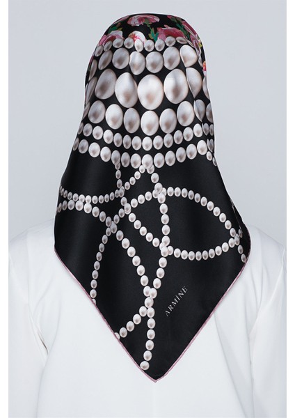 Nostalji Sura İpek Eşarp Siyah Çiçekli İnci Detaylı fırsatları