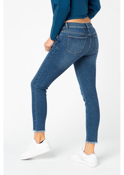 Paçası Püsküllü Kadın Denim Pantolon 23777-70394 fırsatları