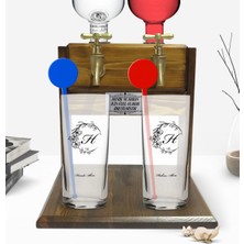 BK Kişiye Özel Renkli Baskılı Baş Harf Isim Tasarımlı Ikili Vodka Bardağı ve Çift Musluklu Doğal Ahşap Vodka Standı-4