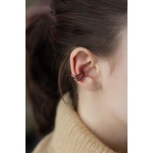 By Barun Çift Halka Toplu Siyah Taşlı Gümüş Kıkırdak Küpe