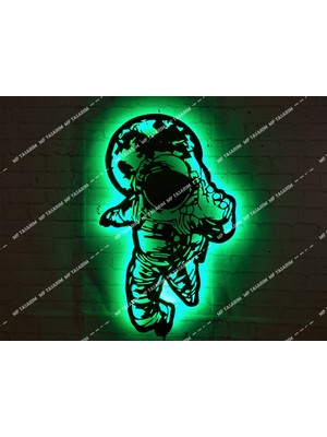 MF Tasarım Rgb Kumandalı Astronot LED Işıklı Ahşap Mdf Dekoratif Tablo 85X55