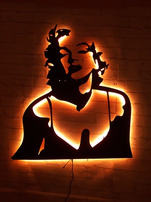 MF Tasarım Rgb Kumandalı Marilyn Monroe LED Işıklı Ahşap Mdf Dekoratif Tablo 50 x 35 cm