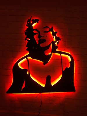 MF Tasarım Rgb Kumandalı Marilyn Monroe LED Işıklı Ahşap Mdf Dekoratif Tablo 50 x 35 cm