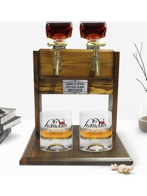 BK Kişiye Özel Renkli Baskılı Mânâ Hemdem Tasarımlı Ikili Viski Bardağı ve Çift Musluklu Doğal Ahşap Viski Standı-1