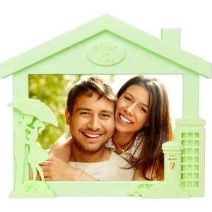 Dekoratif Yatay Ev Görünümlü Fıstık Yeşili Renkli  13 x 18 cm Plastik Fotoğraf Çerçevesi