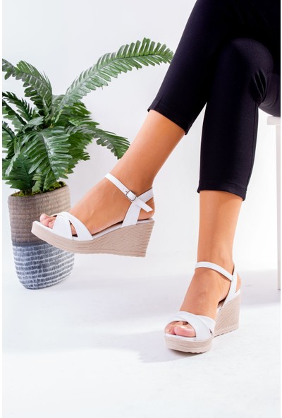 Tuğrul Ayakkabı Çapraz Bant Dolgu Taban Beyaz Kadın Ayakkabı